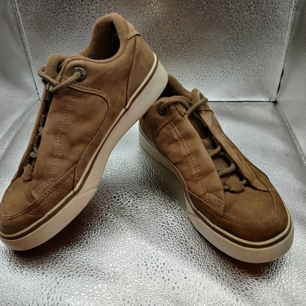 Reebok Tan Sneaker Women's Size 6.5